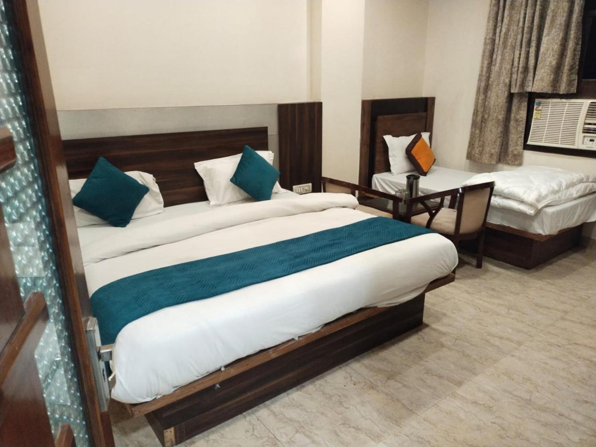 Hotel Lav Kush Deluxe At Paharganj New Delhi Bagian luar foto